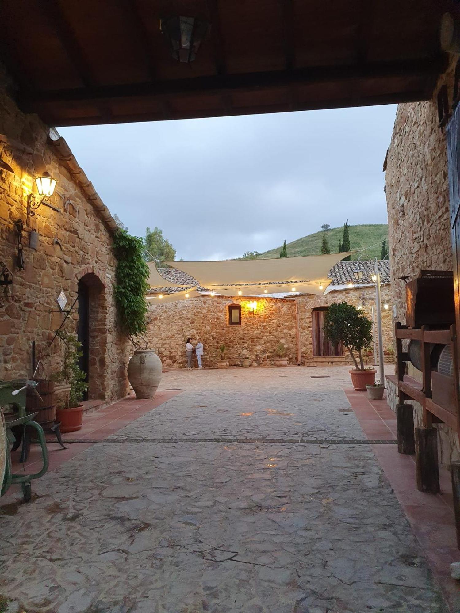 Ponte Calatrasi Agriturismo Roccamena Exterior foto